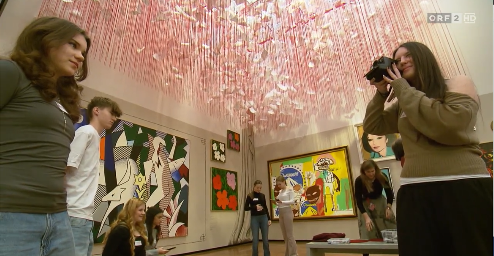 Jugendliche beim Workshop YOUareART.