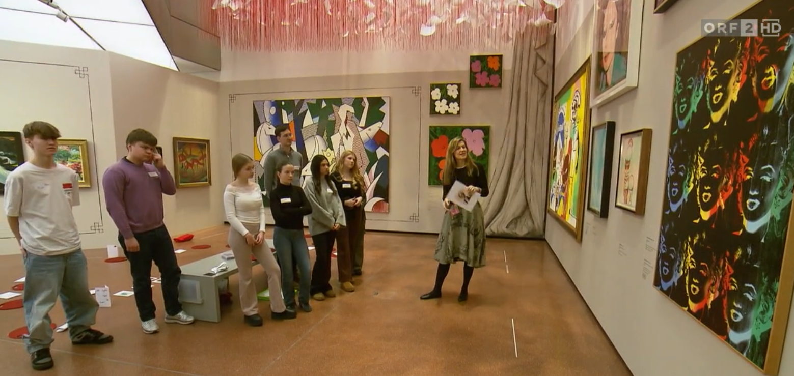 Schulklassen besuchen die Workshops YOUareART in der Heidi Horten Collection.