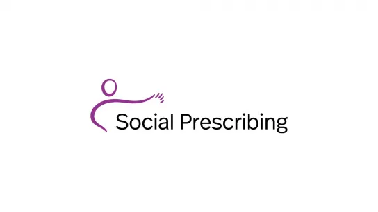 © GÖG Logo mit stilisierter lila Figur und Text ‚Social Prescribing.